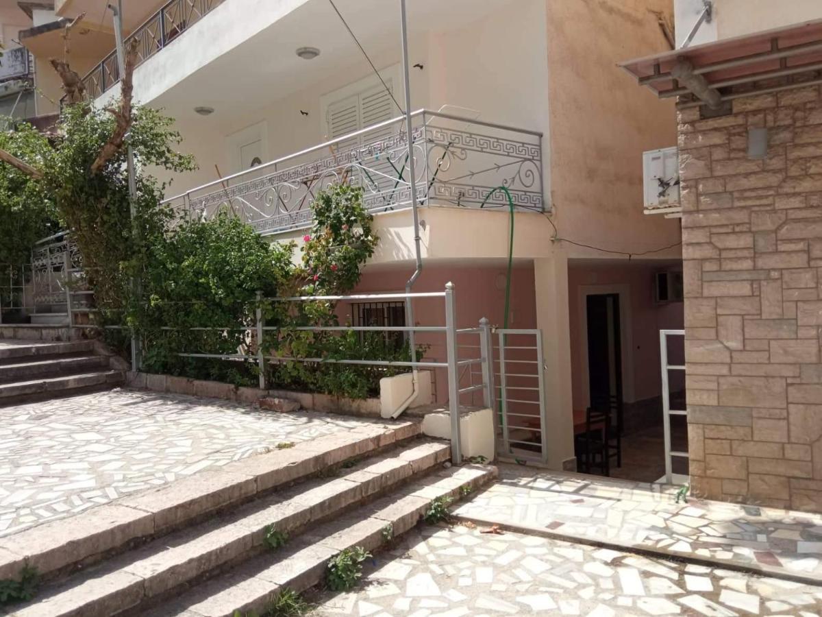 May Apartments Sarandë エクステリア 写真